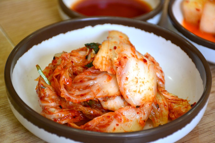 Baechu kimchi (kimchi sawi): Kimchi klasik yang cocok untuk berbagai masakan