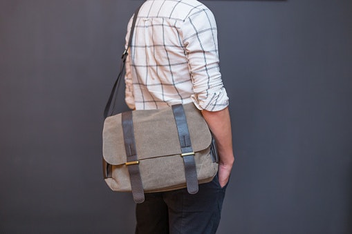 Messenger bag, tas fungsional untuk tampil keren setiap saat