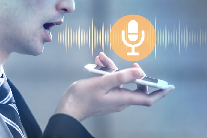 Suara: Proses input lebih cepat, ideal untuk real-time translation