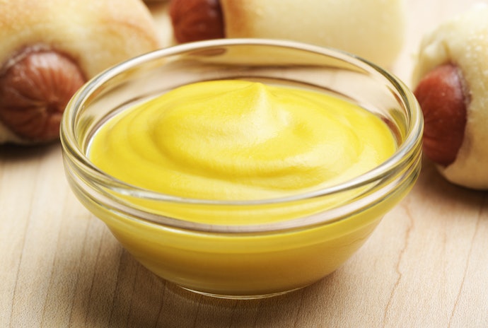 Yellow mustard, sering dijadikan pelengkap fast food