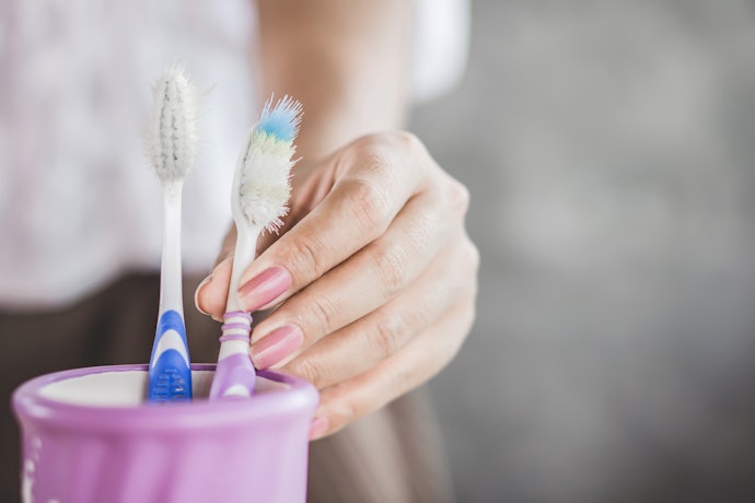 Cara menjaga kebersihan sikat gigi yang benar