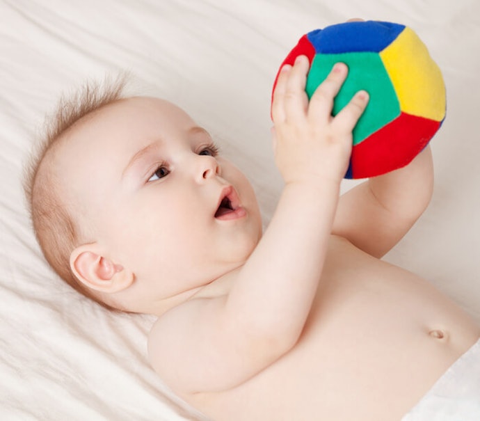 Keunggulan bola mainan untuk bayi