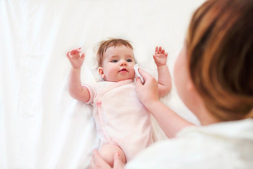 Manfaat tisu basah Cussons Baby untuk wajah