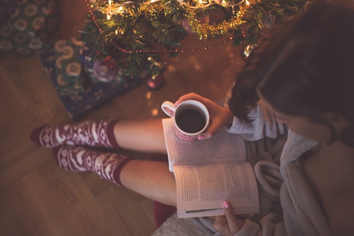 Pertimbangkan buku dengan kisah spiritual dan pesan inspiratif jika bukan bertema Natal