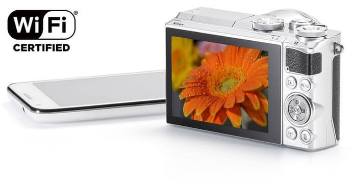 Pilih kamera yang dilengkapi Bluetooth atau Wi-Fi agar bisa disambungkan dengan smartphone
