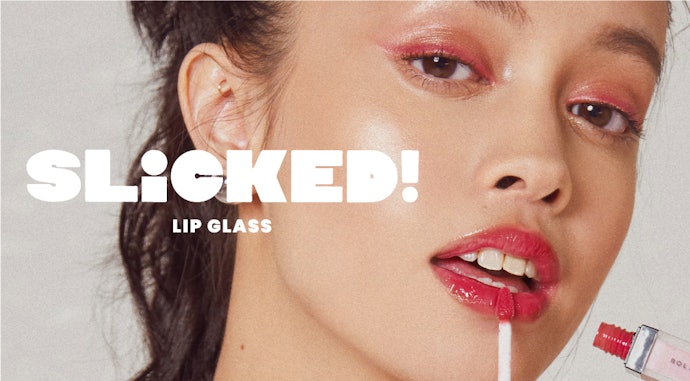 SLICKED!: Rangkaian lip gloss untuk bibir tampak bervolume