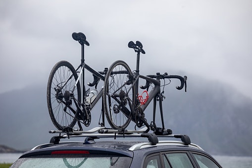 Tipe roof mount: Jika mobil Anda sudah dilengkapi roof rack