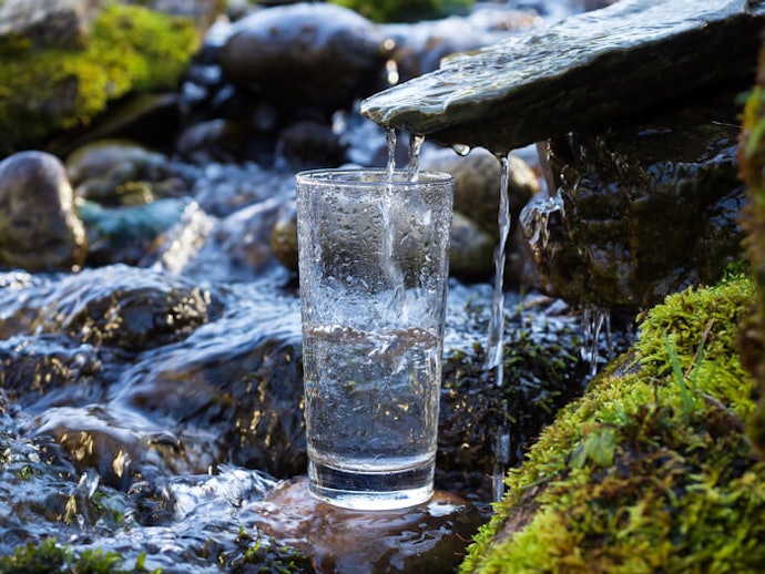 Air alami, kandungan mineral yang tinggi dengan sedikit proses pengolahan
