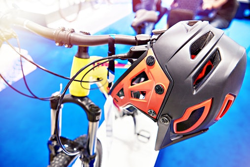 Cara merawat helm sepeda