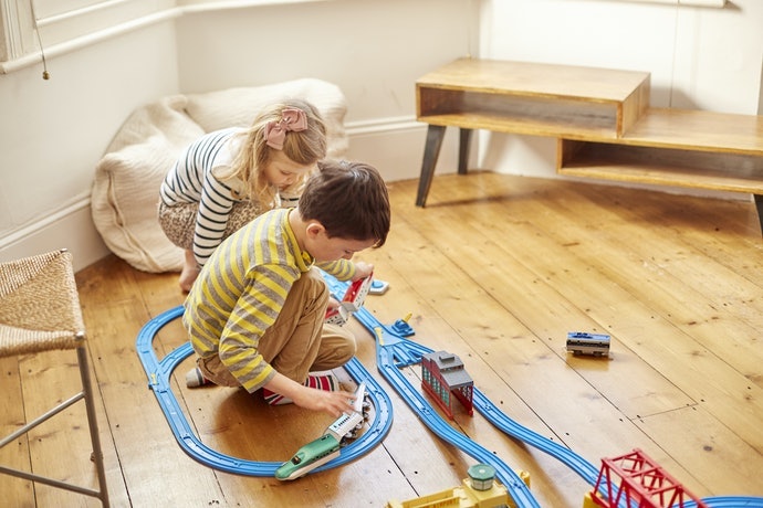 Usia 3-5 tahun: Mainan kereta yang dapat mengedukasi