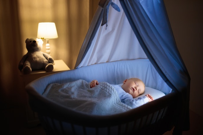 Warna lampu: Memengaruhi produksi hormon melatonin yang menentukan kualitas tidur si kecil