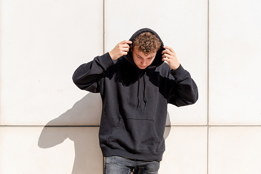 Oversized hoodie, tampil lebih trendi dan kekinian
