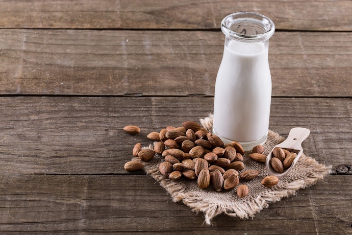 Cek kandungan kacang dalam almond milk