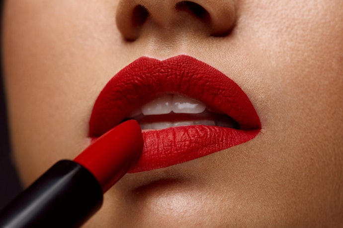Lipstik matte: Memberikan hasil akhir yang transferproof
