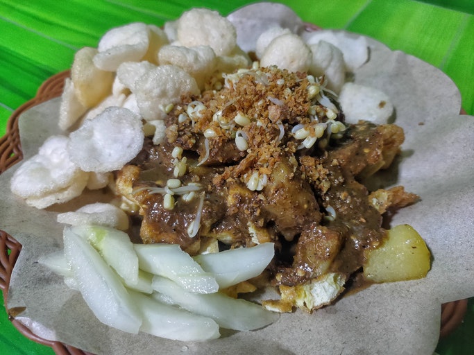 Makanan khas Surabaya dan Jawa Timuran, olahan lokal yang melegenda