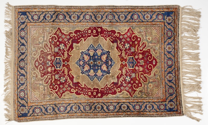 Apa yang dimaksud karpet permadani?