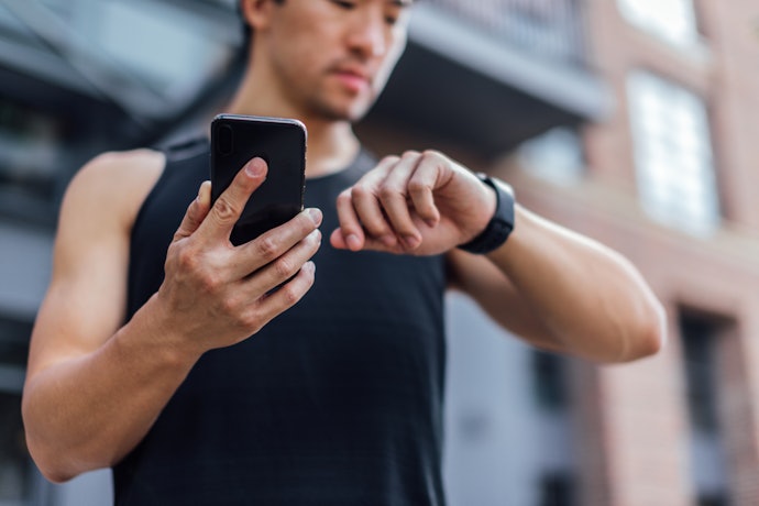 Smartwatch, dapat terhubung dengan smartphone Anda