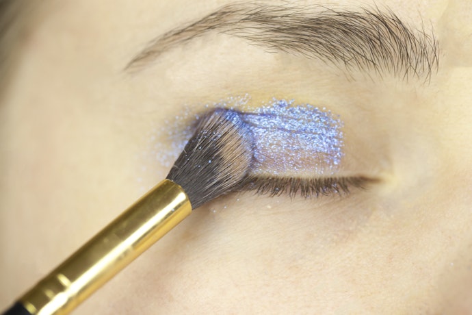 Tips memakai eyeshadow glitter