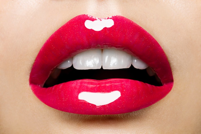 Glossy, membuat bibir tampak lebih sehat