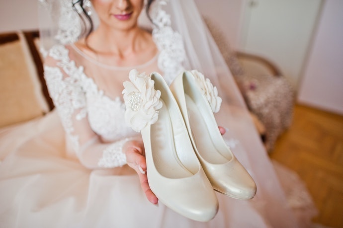 Sesuaikan sepatu dengan konsep acara pernikahan
