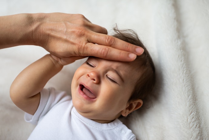 Tips pertolongan pertama saat bayi demam