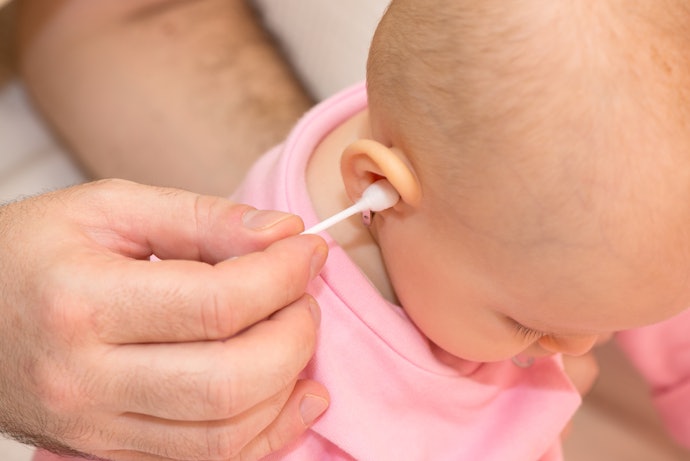 Cara merawat telinga bayi setelah ditindik