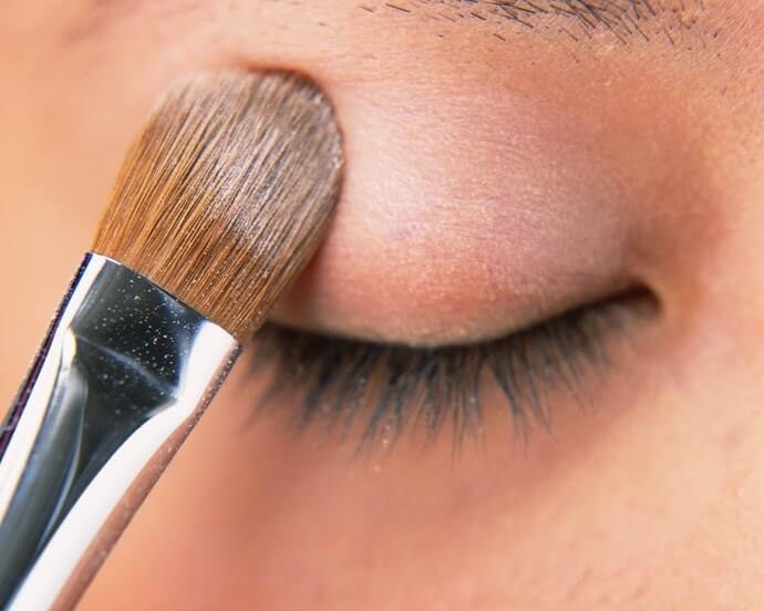 Sesuaikan formula eyeshadow dengan kondisi mata Anda