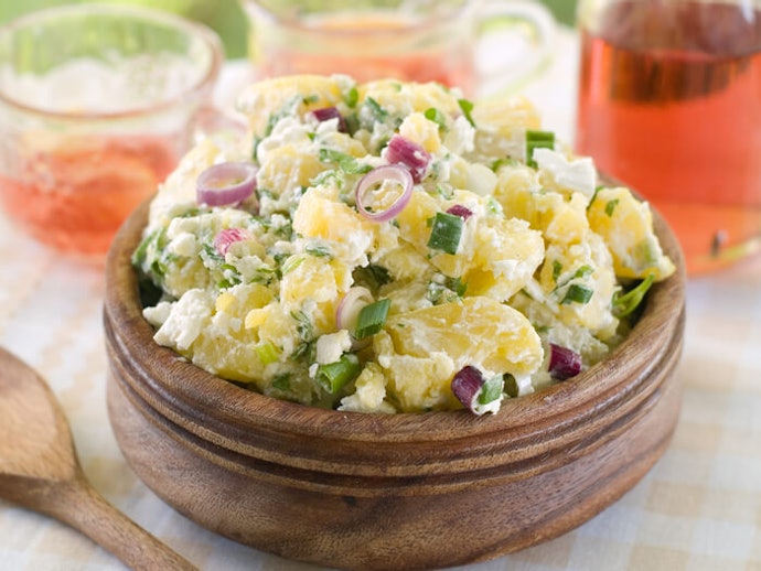 Padukan dengan potato salad untuk rasa yang lebih istimewa