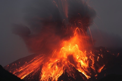 Aktivitas vulkanis dan magma, berdampak pada manusia dan alam