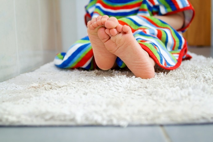 Tipe berlengan: Ideal untuk bayi berusia 6 bulan ke atas