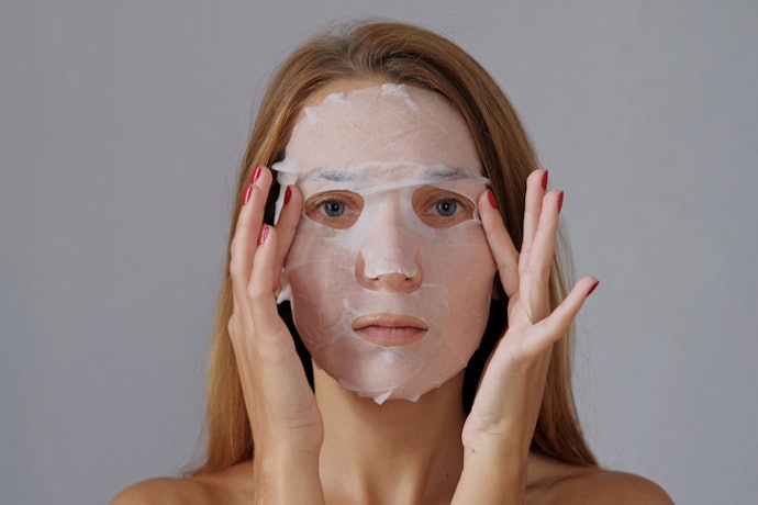 Sheet mask: Praktis dan mampu menjaga kelembapan lebih lama
