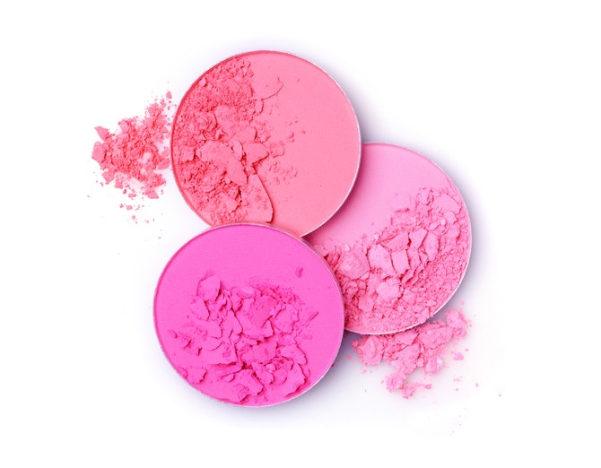 Powder blush, tipe paling populer yang mudah digunakan