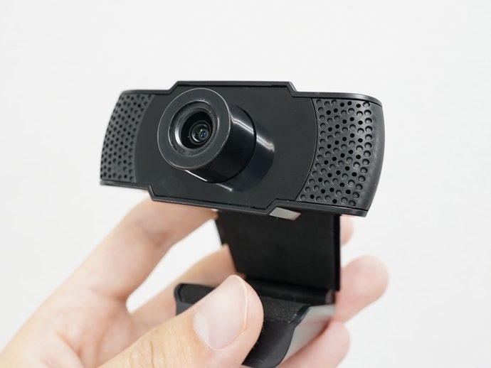 Pertimbangkan webcam yang mempunyai mikrofon internal