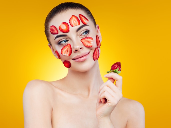 Manfaat strawberry untuk kulit wajah