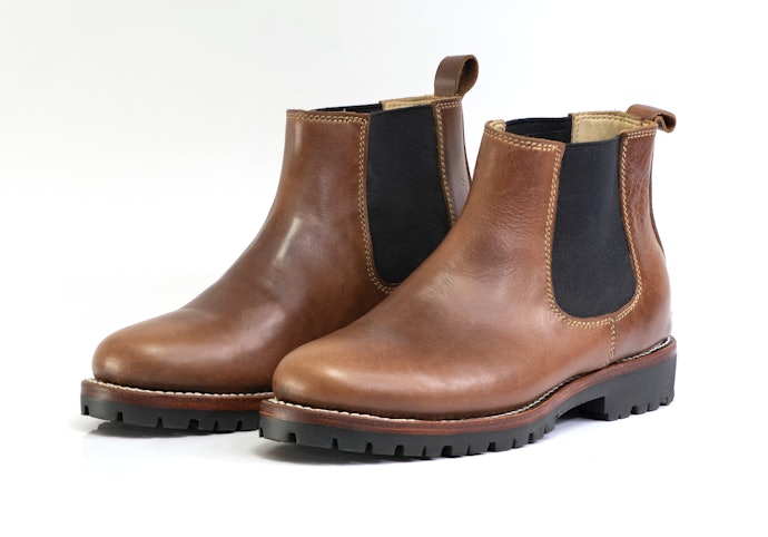 Chelsea boots, bisa untuk santai ataupun formal  