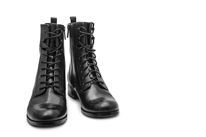 Lace-up ankle boots: Fleksibel dan adjustable digunakan untuk berbagai bentuk kaki