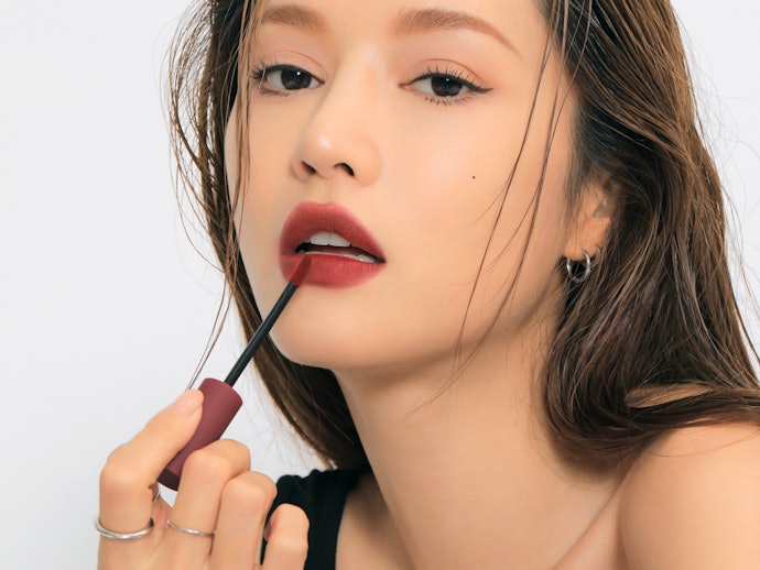 Velvet Lip Tint: Hasilkan gradient look manis di bibir Anda