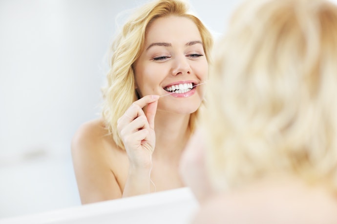 Dental floss efektif membersihkan gigi