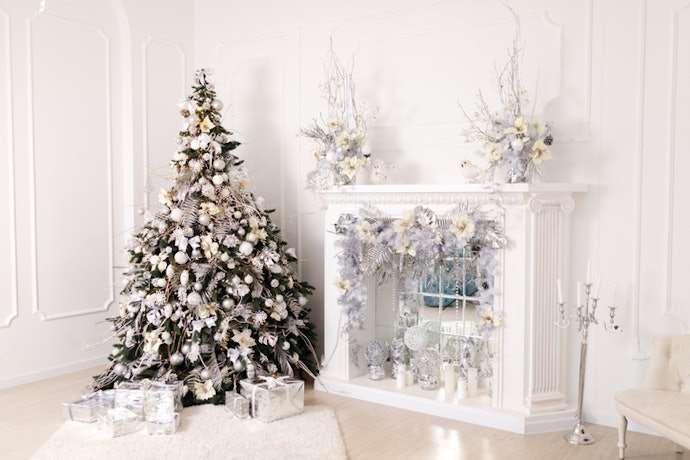 White Christmas tree, hadirkan kesan bersalju yang menawan