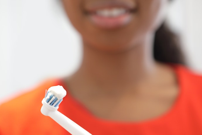 Cek apakah pasta gigi siwak mengandung fluorida