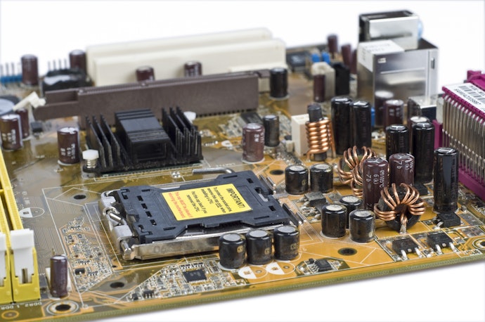 Sound card dengan PCIe: Memiliki fitur 24-bit recording atau multiple channel surround sound
