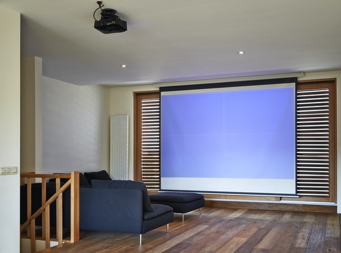 Perbedaan proyektor untuk dipakai di rumah dan untuk bisnis