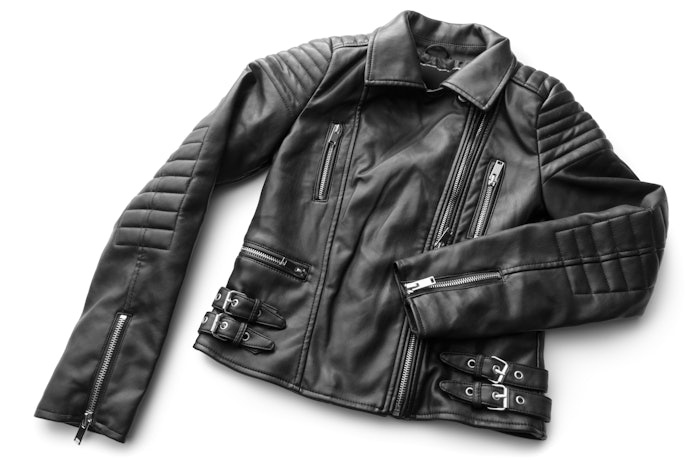 Coach jacket: Model jaket klasik yang simpel dan keren