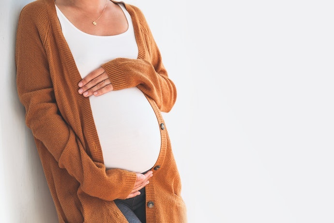 Vitamin B9 dan vitamin B12: Mencegah anemia serta diperlukan oleh ibu hamil