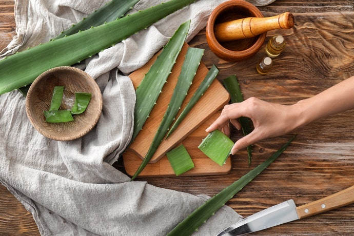 Aloe vera, hyaluronic acid, dan olive oil untuk kulit yang lebih lembap