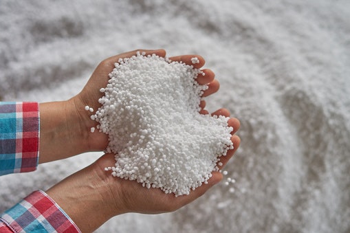 Urea prill: Paling sering digunakan dan memiliki butiran yang lebih halus