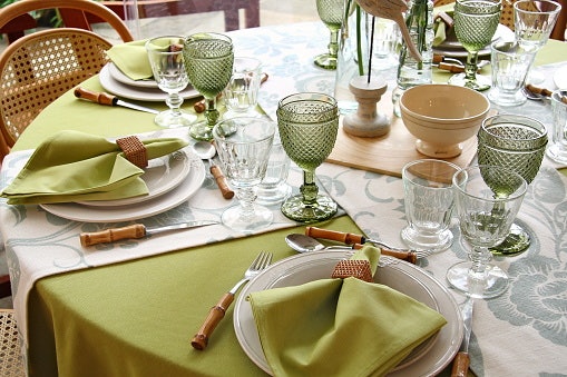 Taplak meja makan: Buat suasana makan menjadi lebih berwarna
