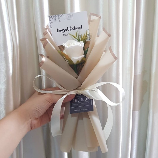 The Icon Bouquet Single Artificial Rose Bouquet 1