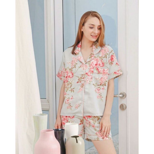 BigBearHug.co Santorini Flower Pajamas Set  1