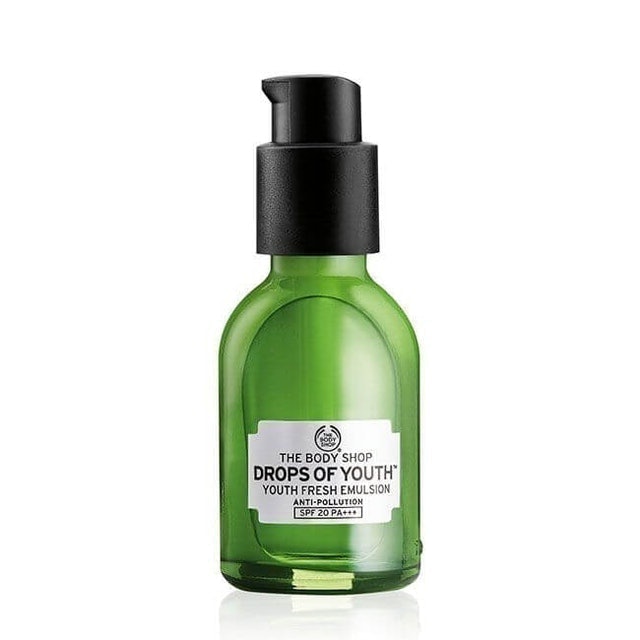 The Body Shop  Drops of Youth Emulsion SPF 20 PA++ 1